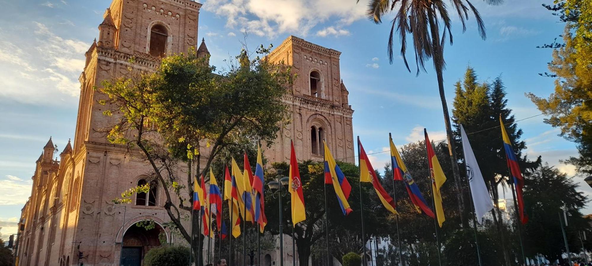 Elegante Suite Privada En Cuenca - Parqueo Incluido Esterno foto